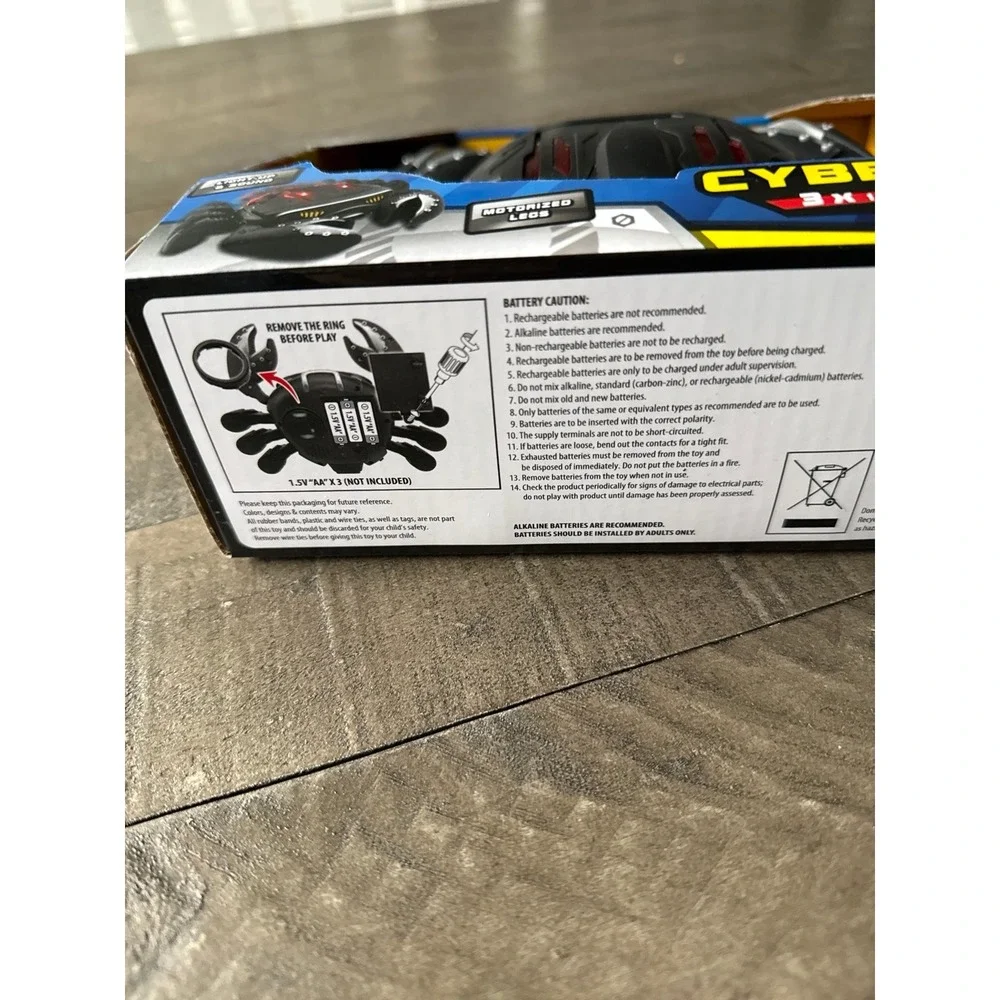 NWT Cyber Crab‎